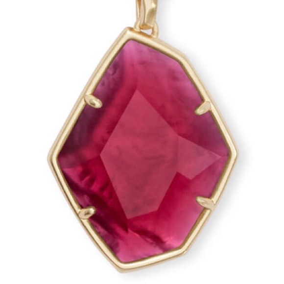 Kalani  Berry Illusion Gold Pendant Necklace 2019 - Picture 2 of 3